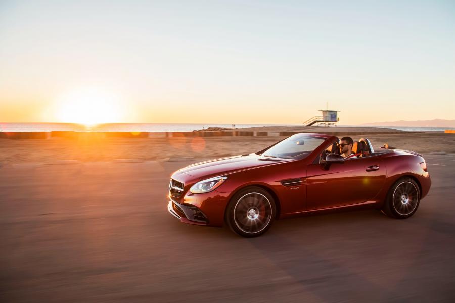  Mercedes-AMG SLC43 2016 года  (NA) (фото 16 из 30)